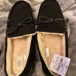 At John’s Bay moccasin house shoes, NWT, Size Large